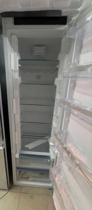 Arca Vertical Encastre BOSCH GIN81ACEO (No Frost - 177.2 cm - 212