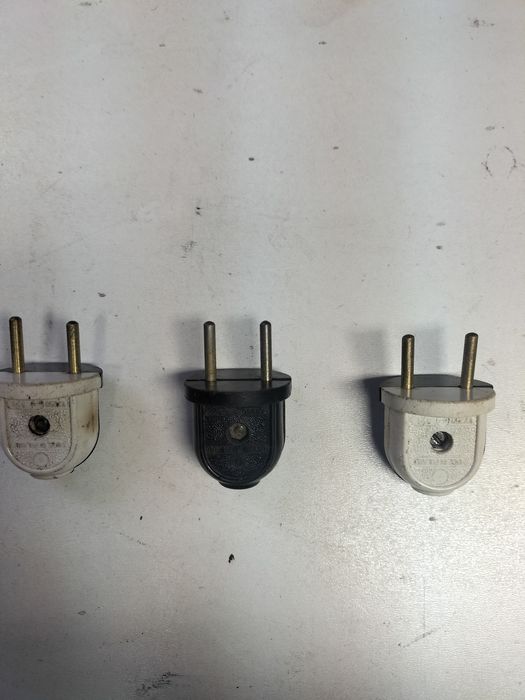 Stare wtyczki elektryczne