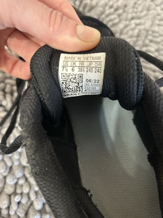 Продам кросівки фірми adidas