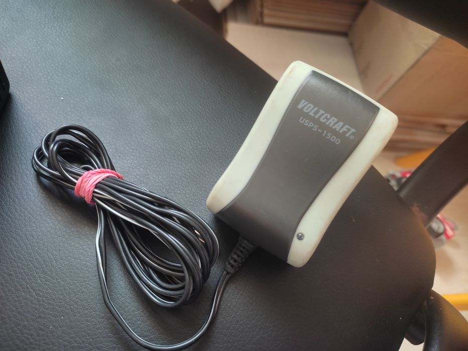 Блок живлення,питания на 3/4,5/5/7.5/9/12 вольт.1 ампер.з Германії.