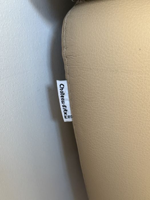 Sofa chateau d’ax em pele