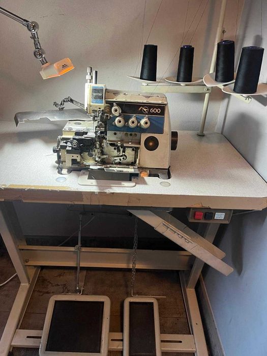 Overlock przemysłowy Brother 600