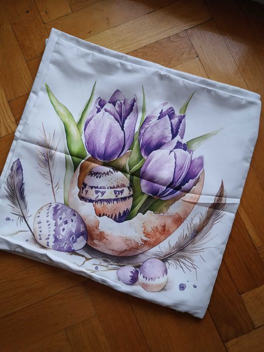 Poszewki 45 cm na 45 cm motyw wielkan za 2szt