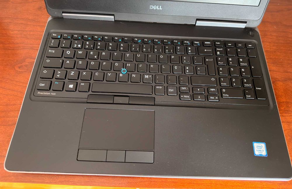 Dell Precision 7520 15.6"FulHD|i7-6820HQ|32G Ram|Ssd 1TB|Quadro M1200|