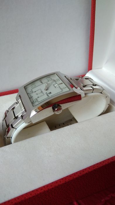 Relógio elegante TITAN