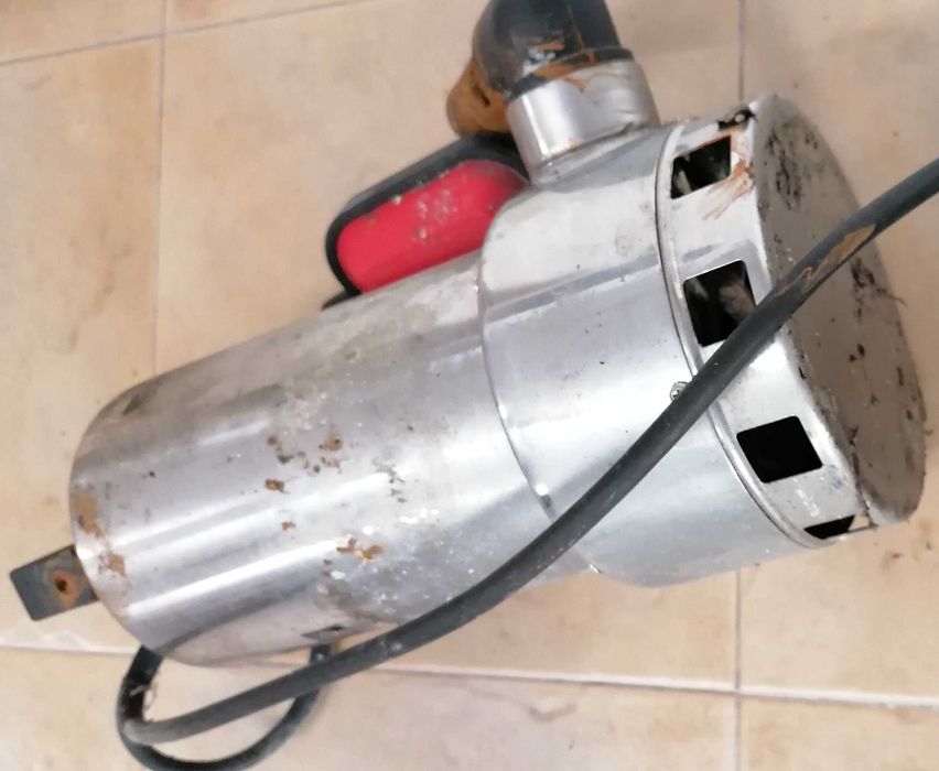 Bomba de águas de fossas, para peças, por 15€