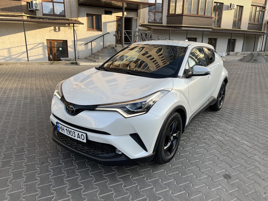Toyota C-HR 2019 офіційна