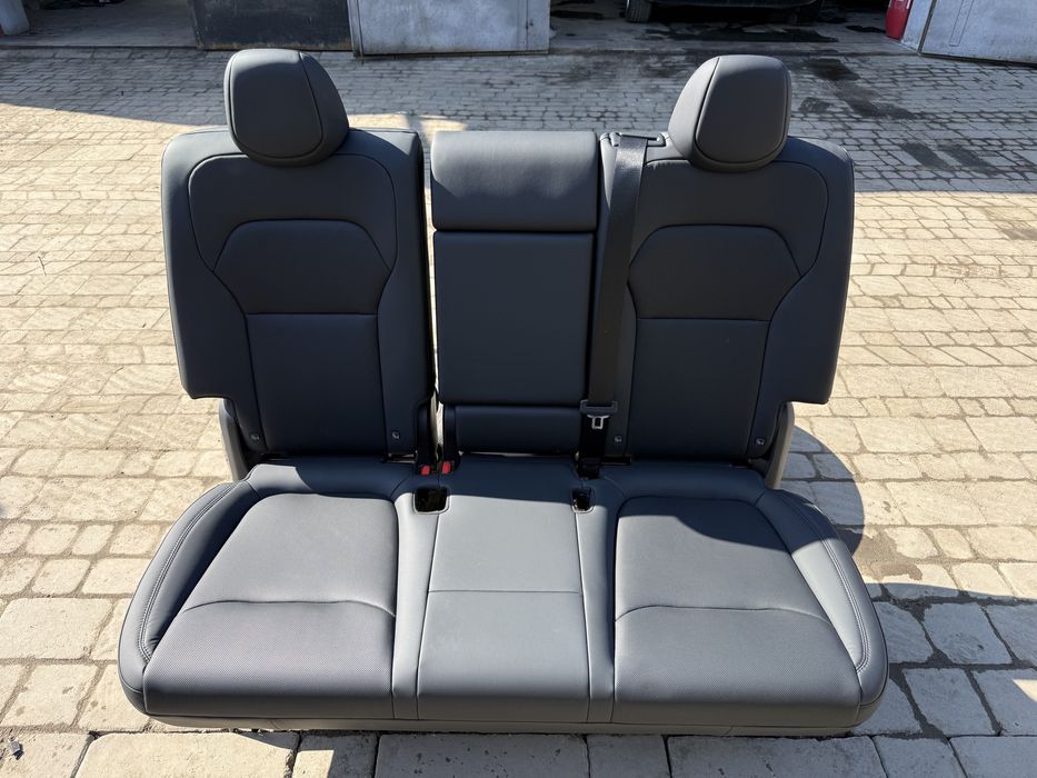 Tesla Model Y Juniper • салон