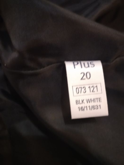 Юбка серая, на подкладке, крой  годэ ,большой размер (54) новая без эт