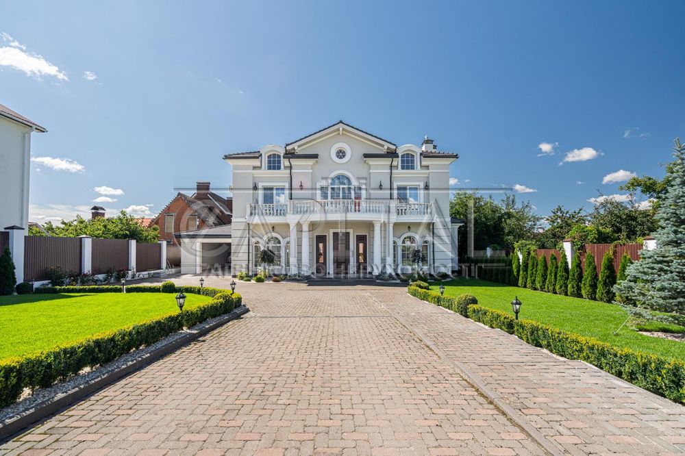 Оренда простoрого та елегантного будинку площею 753 кв м у Крюківщині