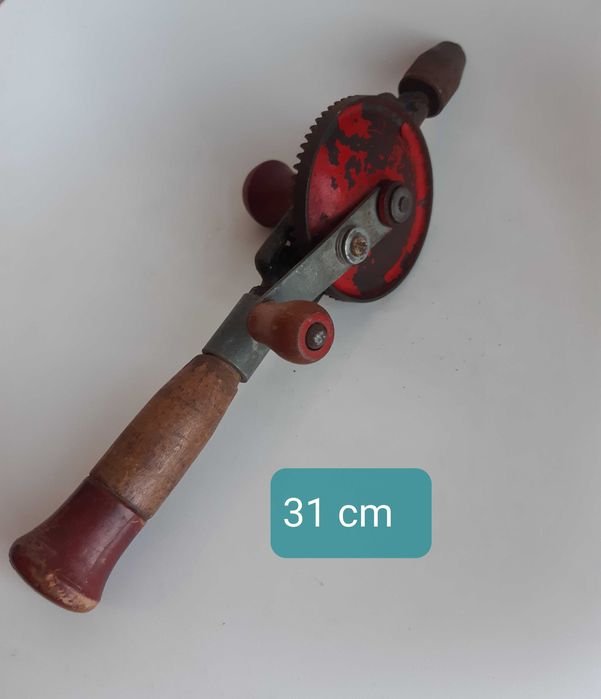 Ferramenta antiga, Furador de Manivela