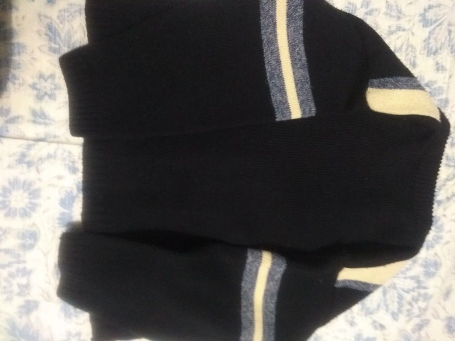 продам свитер детский