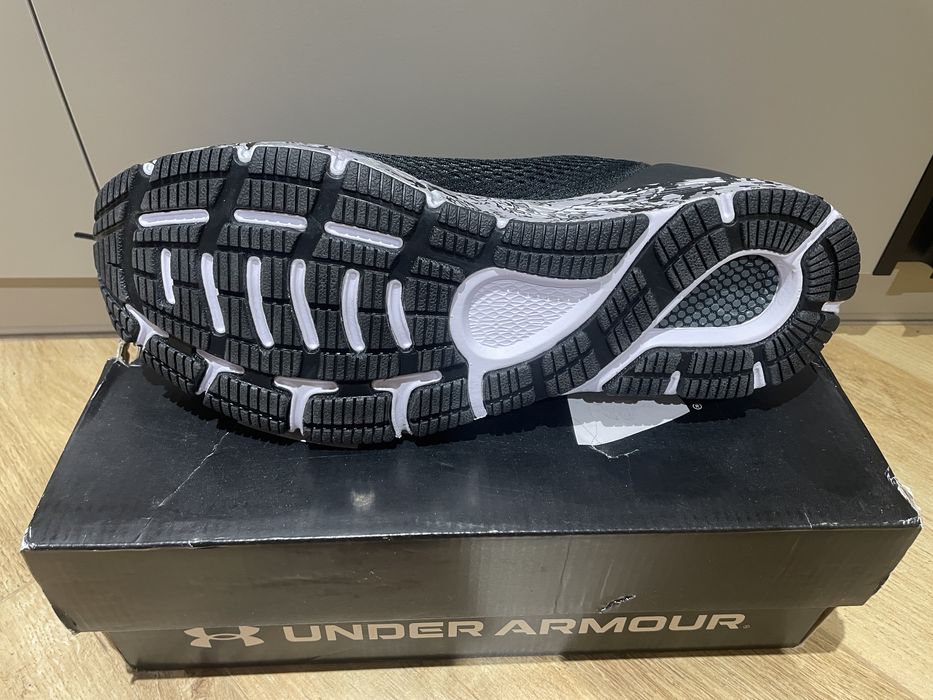 Кросівки Under Urmour 45p. HOVR Sonic 4 RFLT Camo CN