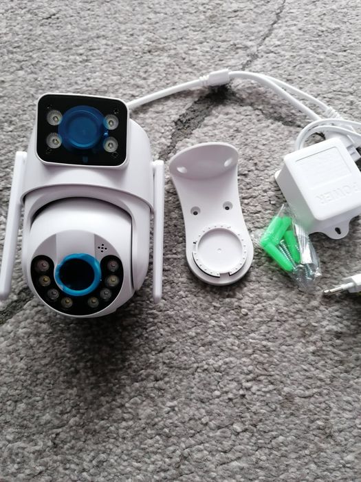 Kamera wifi obrotowa 2,4G hz z dwoma obiektywami + karta pamięci 64gb.