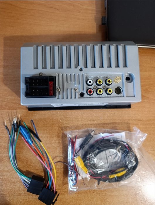 Продам магнитолу 2din 7018b