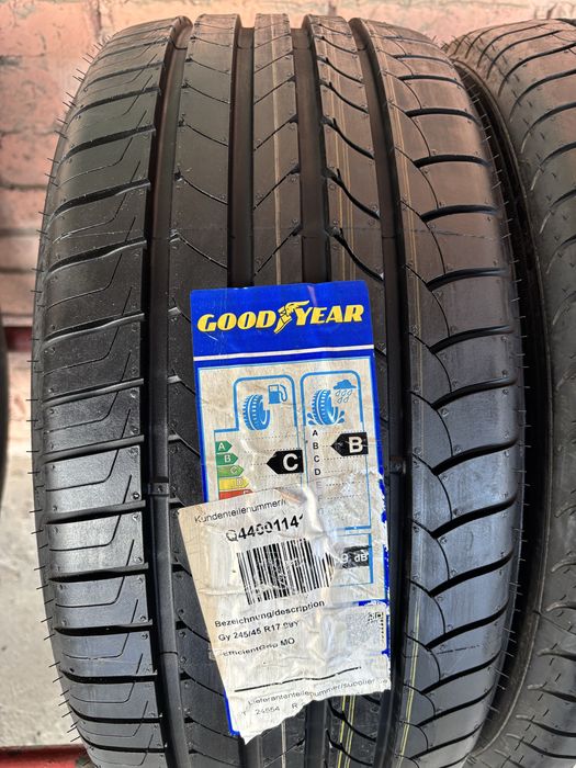 Пара Літніх шин 245/45R17 Good Year