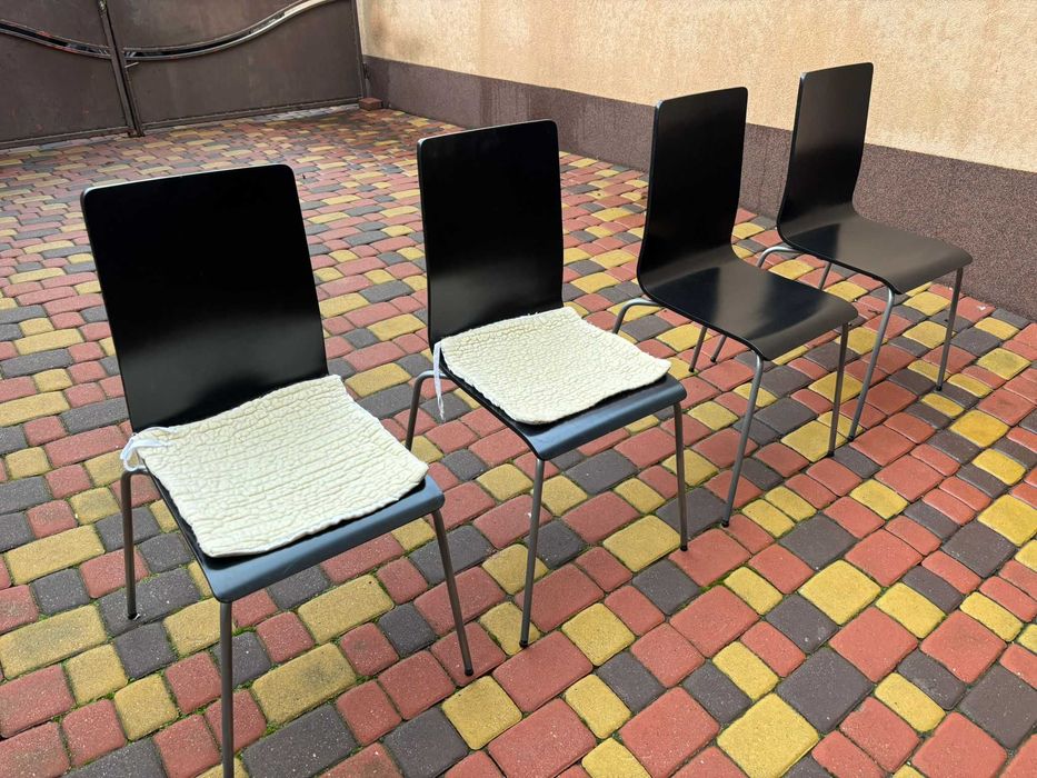 Krzesła, zadbane, wygodne