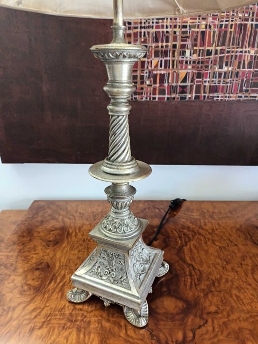 Invulgar Candeeiro de Mesa com Folha de Prata