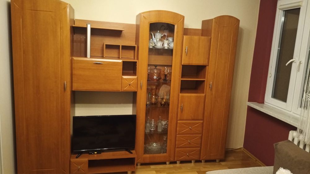 Meble pokojowe, meblościanka