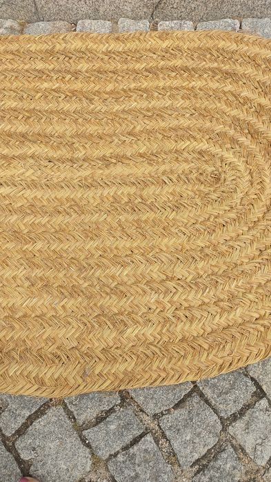Tapete oval de fibra natural