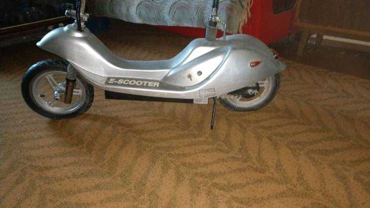 Продам электроскутер E-Scooter DK24250-2
