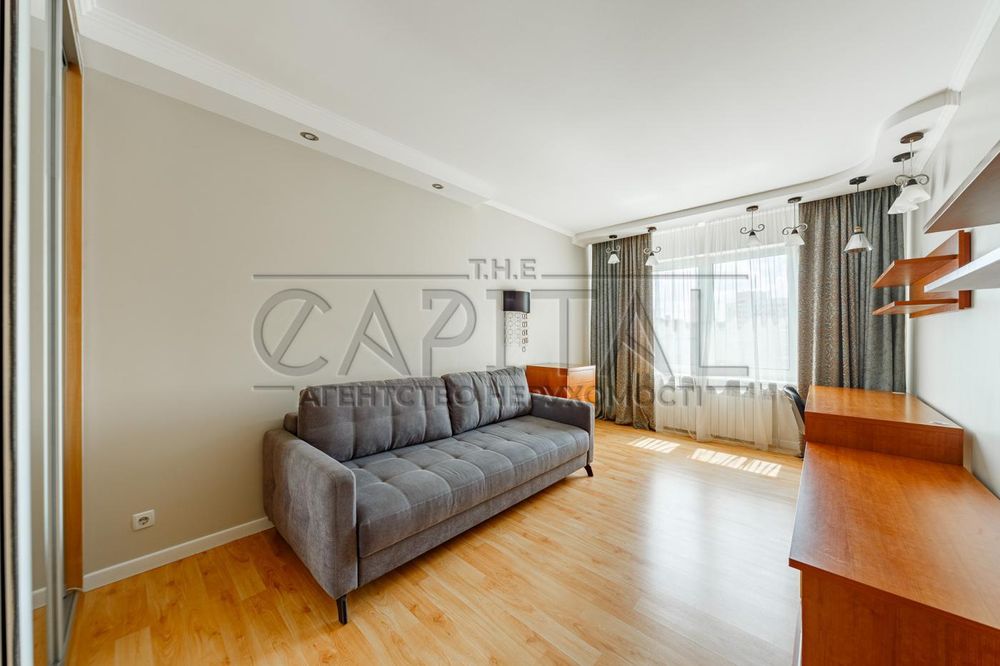 Продаж квартири, вул. Драгоманова, Дарницький р-н