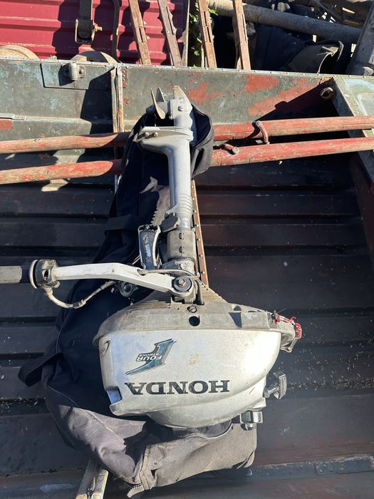 Продам лодку автобот