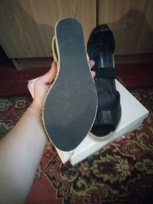 Босоножки женские