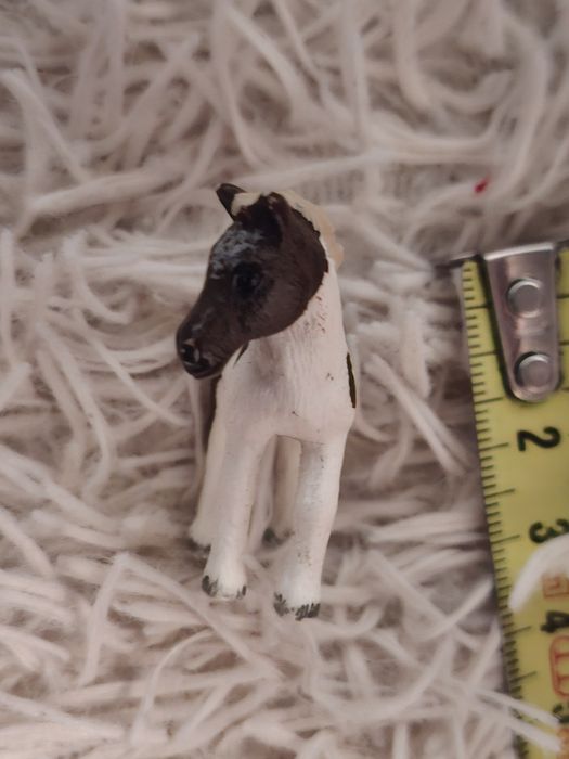 Figurka Źrebak Shleich