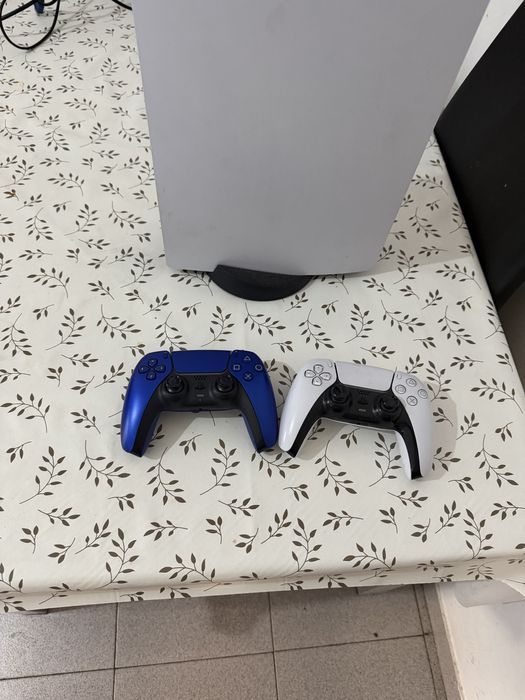Ps 5 em otimo estado com dois comandos