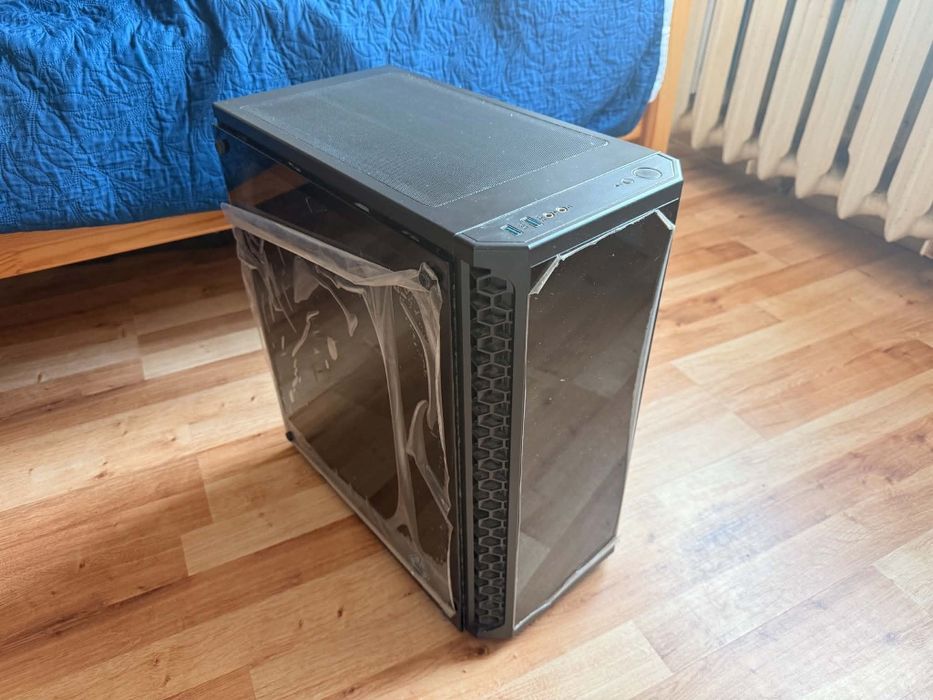Komputer gemingowy plus monitor