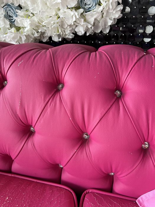 Sofa chesterfiled 3 osobowa różowa