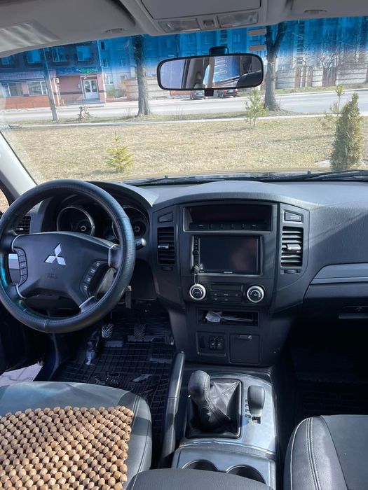 Продам Mitsubishi Pajero 2010