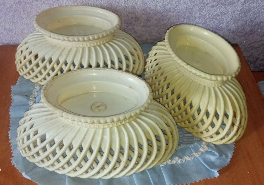 Три конфетницы СССР. Лот. Пластик.