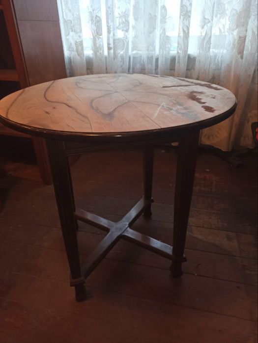 Stół zabytkowy na kawę