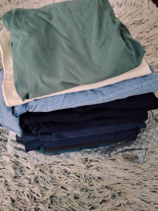 Oddam piżamy i koszulki dla starszego pana