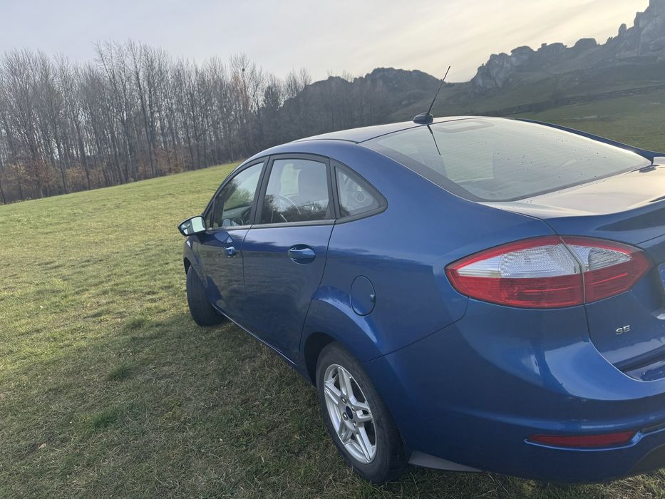 Ford Fiesta Sedan