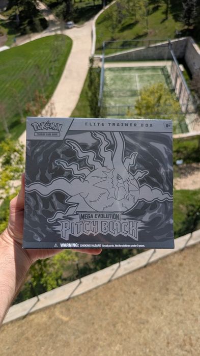 Pokémon TCG: Pitch Black Elite Trainer Box