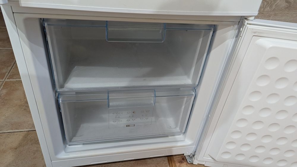 Sprzedam lodówkę Bosch