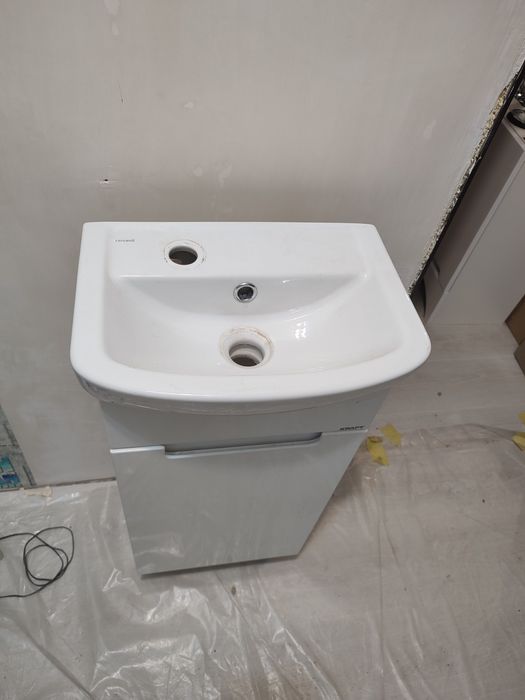 Продам тумбу с умывальником