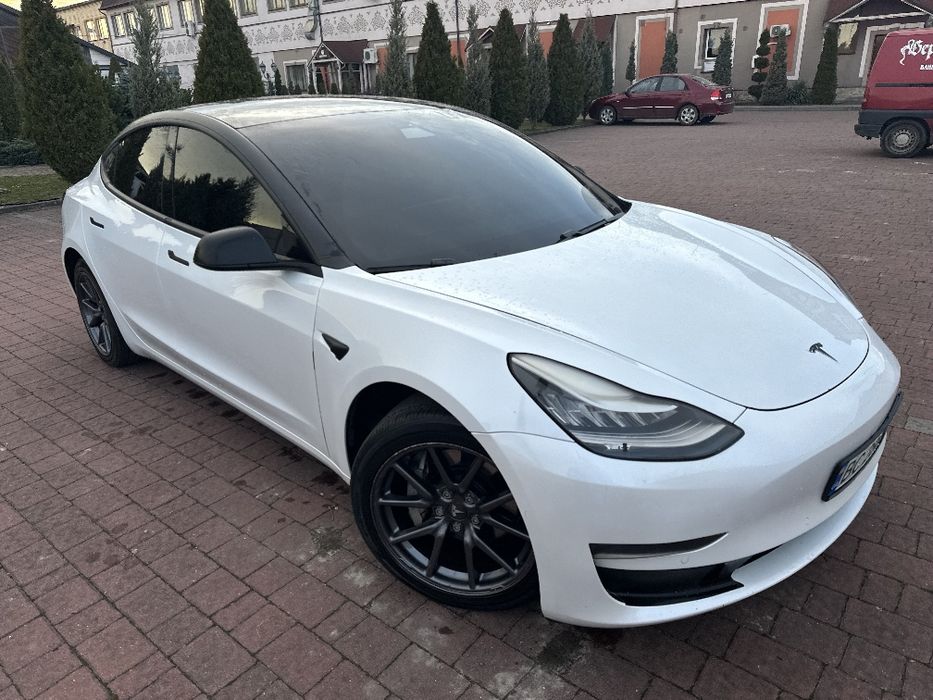 Tesla Model 3 2020