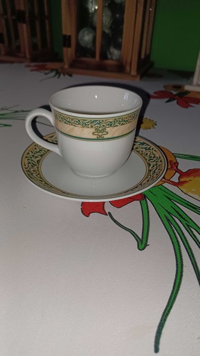 Śliczna filiżanka sygnowana