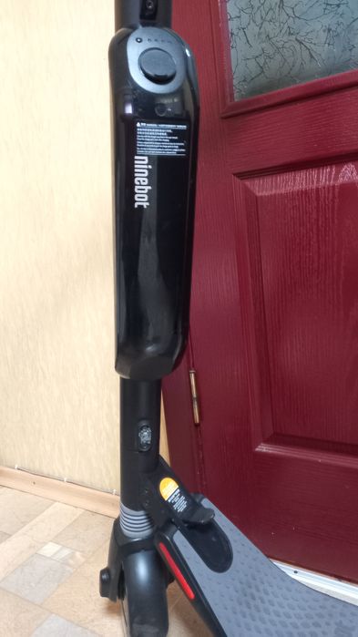 Продам электросамокат Segway ninebot