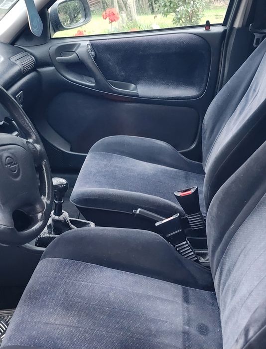 Opel Astra a gasolina e a GPL — photo 5