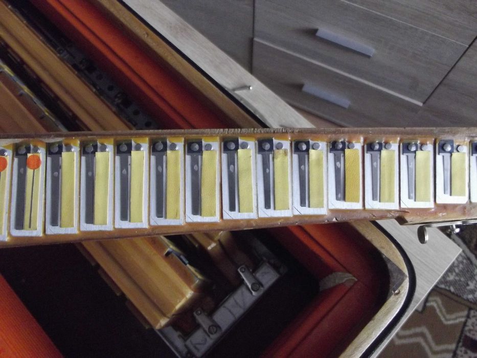 Akordeon International kanałowy 120