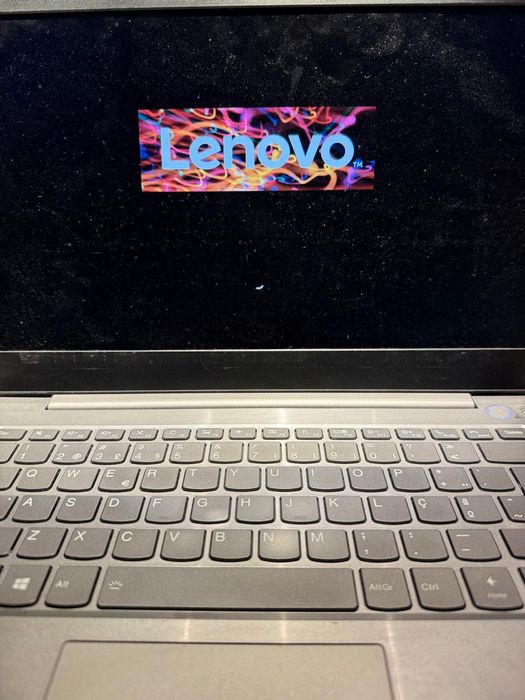 Portátil Lenovo em bom estado