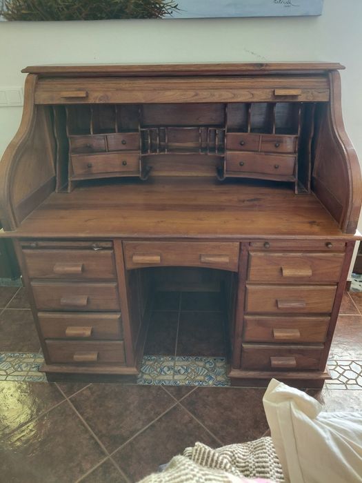 Secretária antiga em madeira maciça