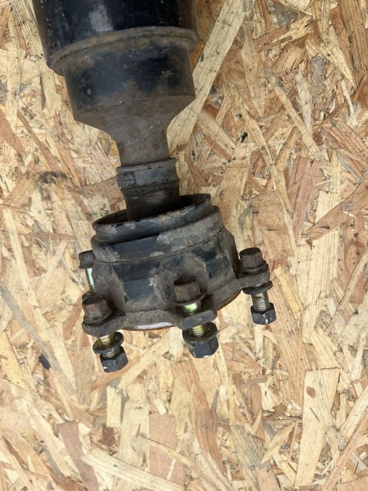 MR498388 Кардан карданний вал задній Mitsubishi Pajero Wagon 3/4 3.2