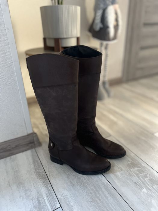 Жіночі чобітки : шкіра + нубук