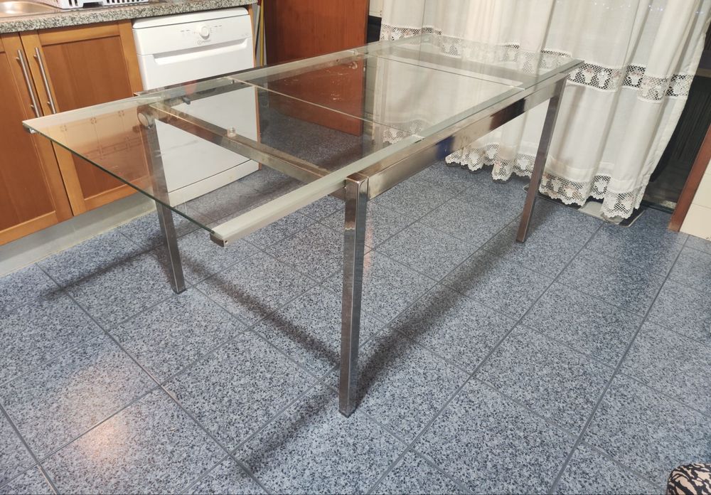 Mesa extensível IKEA marca GLIVARP